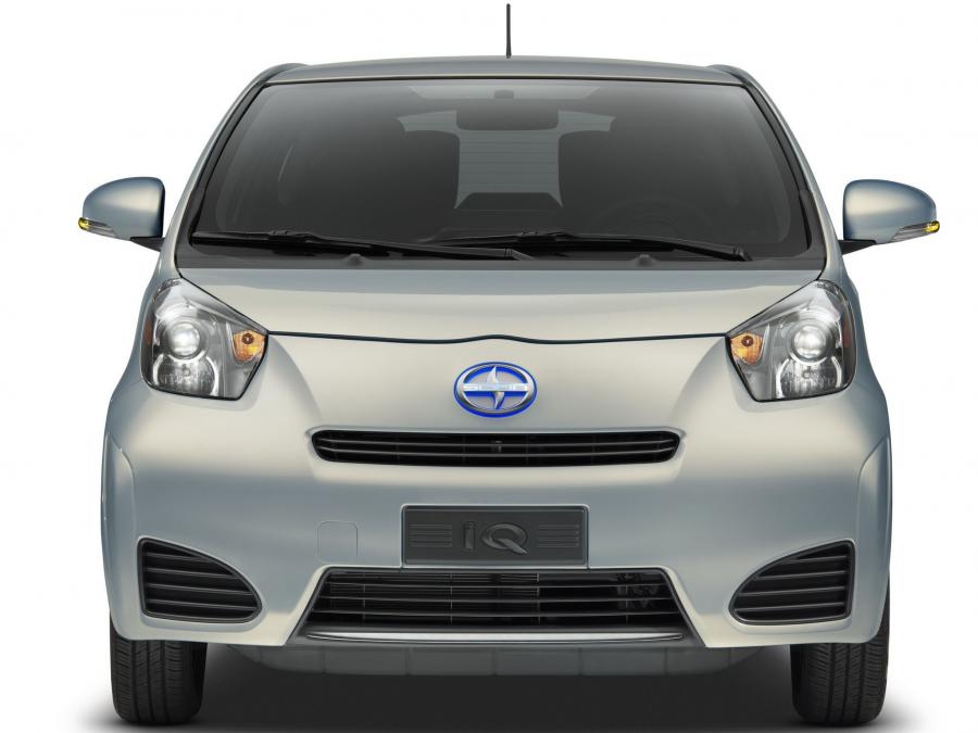  Scion iQ 10 Series 2013 года  (фото 11 из 11)